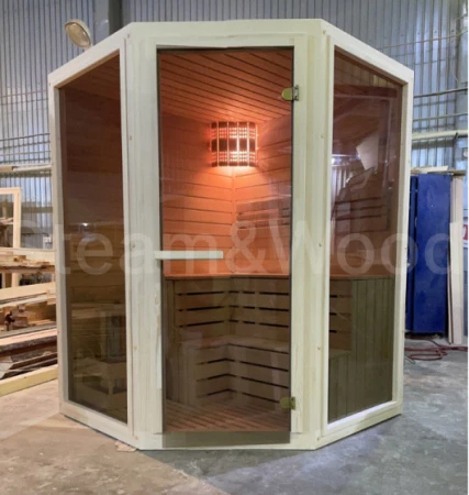 Трехместная угловая финская сауна Comfort из кедра